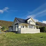Blabergan In The Lyngen Alps Holiday home Nord-Lenangen